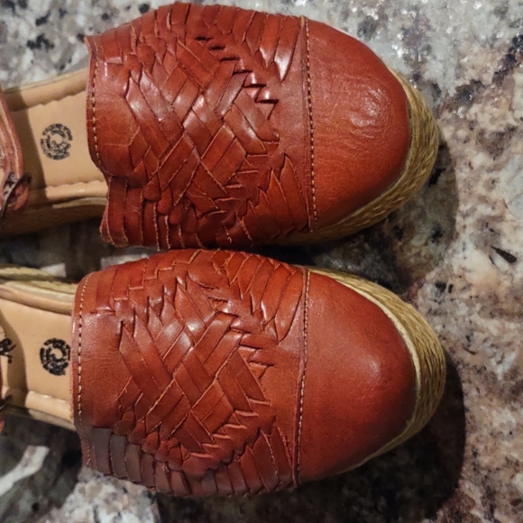 Cucos Calzado Leather Platform Shoes - Picture 3 of 9